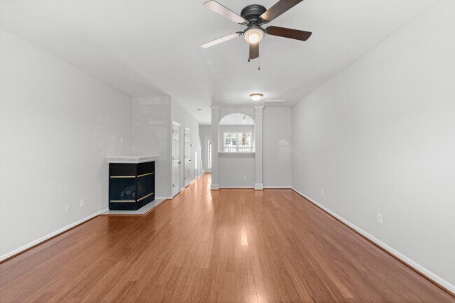 Building Photo - 5712 Clearbay Ln