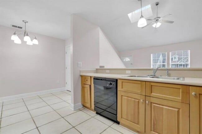 Building Photo - 3388 Sawtooth Dr