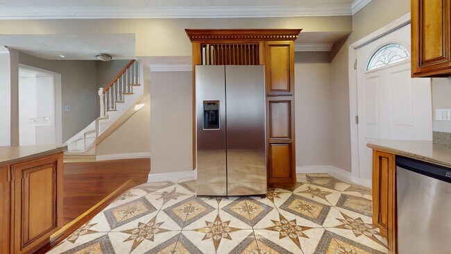 Building Photo - 315 Silver St