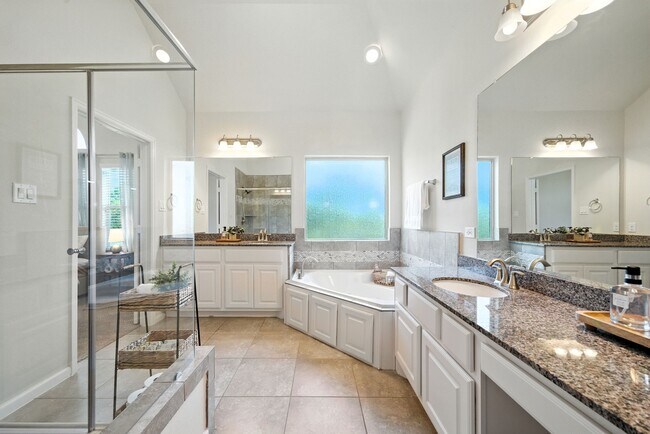 Building Photo - 9910 Spring Shadows Park Cir
