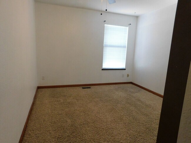 Building Photo - Spacious in the Redlands