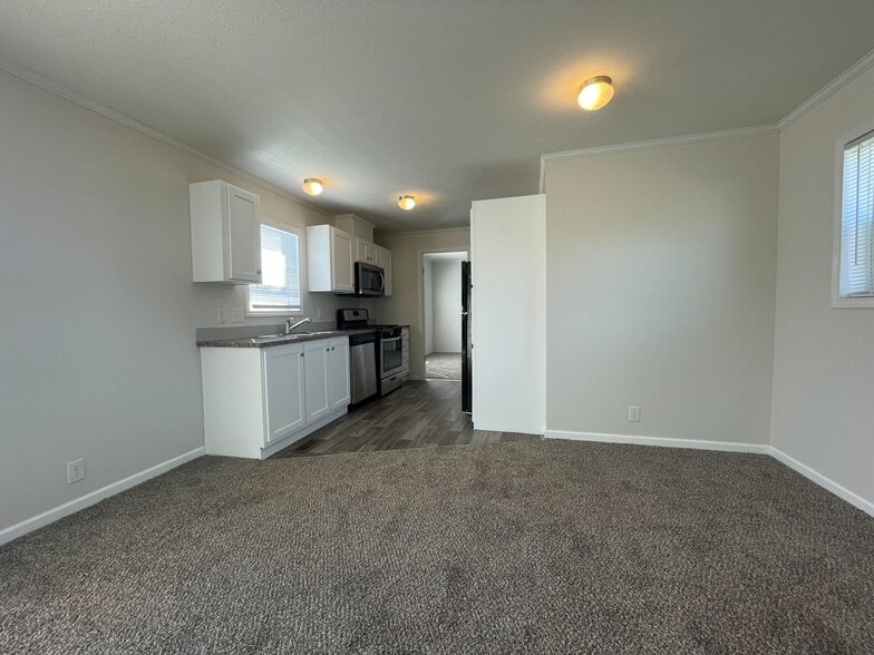 Building Photo - 38044 Johannes Dr