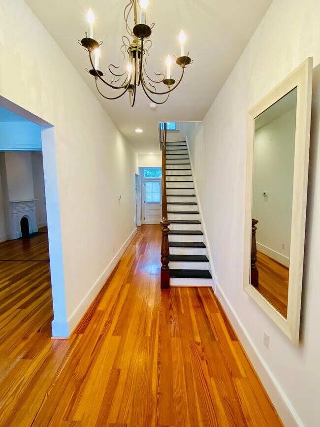 Building Photo - Beautifully Renovated 2bdrm/1.5bth Row House Located in Historic Church Hill!!