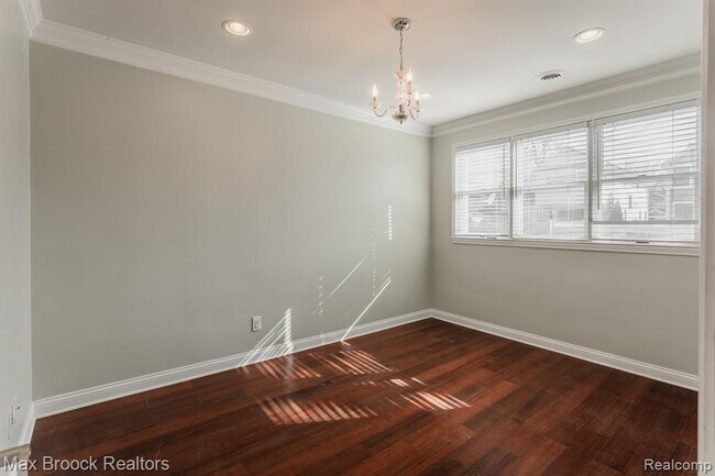 Building Photo - 1610 Yosemite Blvd