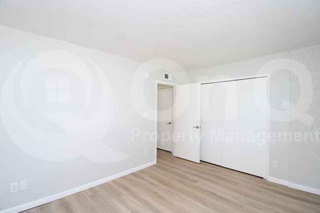 Building Photo - 2830 N Granite Reef Rd