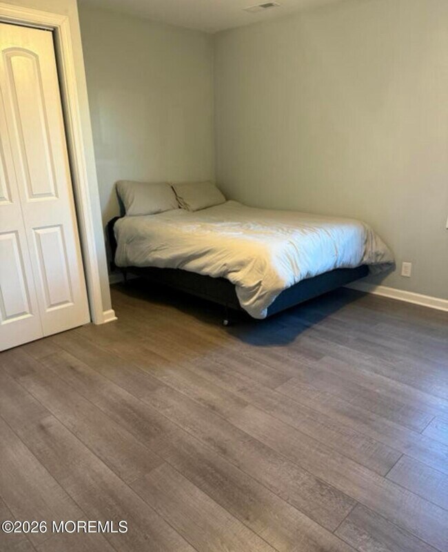 Building Photo - 40 Bay Shore Dr