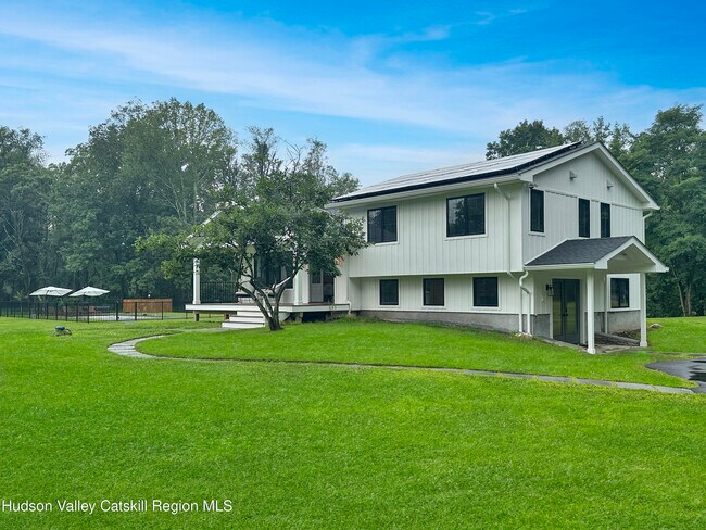 Building Photo - 441 Oak Summit Rd