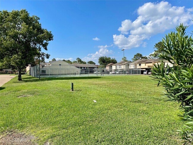 Building Photo - 7840 Bateman Ln