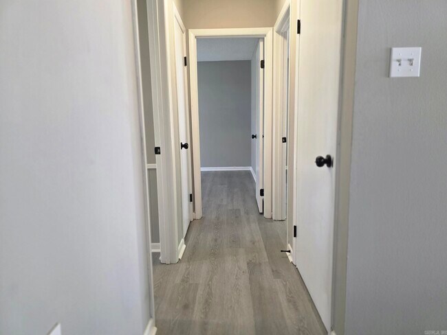 Building Photo - 216 Windhill Dr