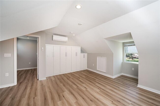 Building Photo - 4106 Grove Ave