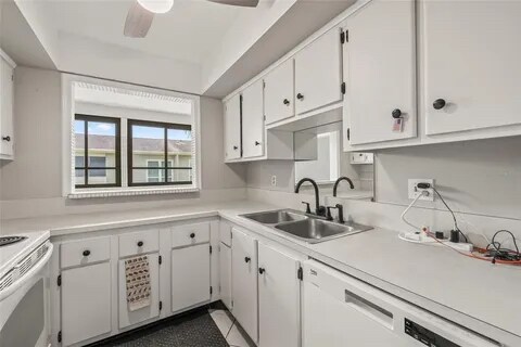 Building Photo - 416 Windrush Bay Dr