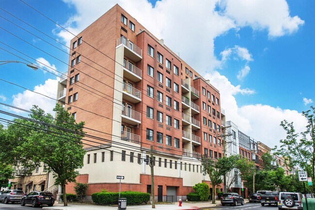 Building Photo - 463 1st St