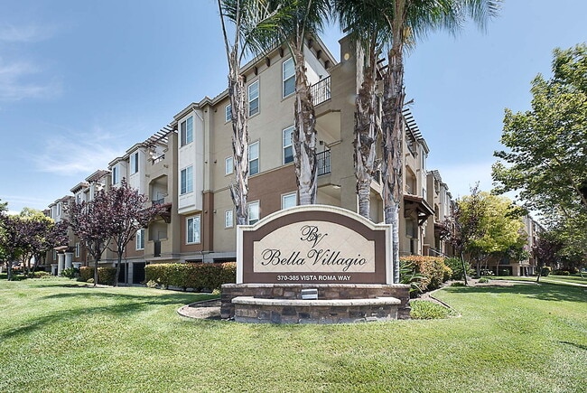 Building Photo - Bella Villagio