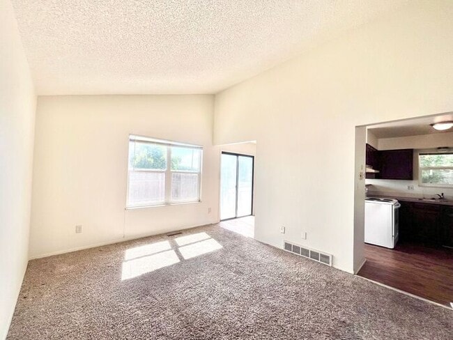 Building Photo - 3 Bedroom Home in SW Loveland!