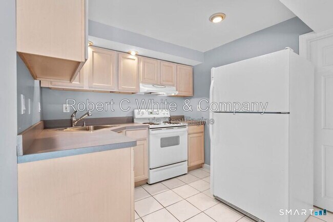 Building Photo - 155 Beardsley Rd