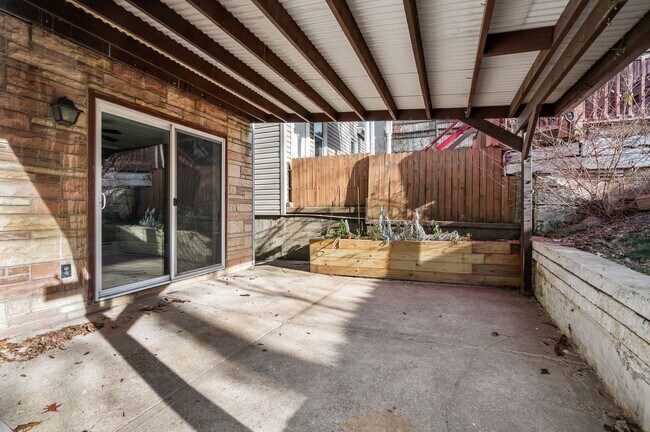 Building Photo - Updated 3 bedroom in Elliot Minutes from the West End Overlook!