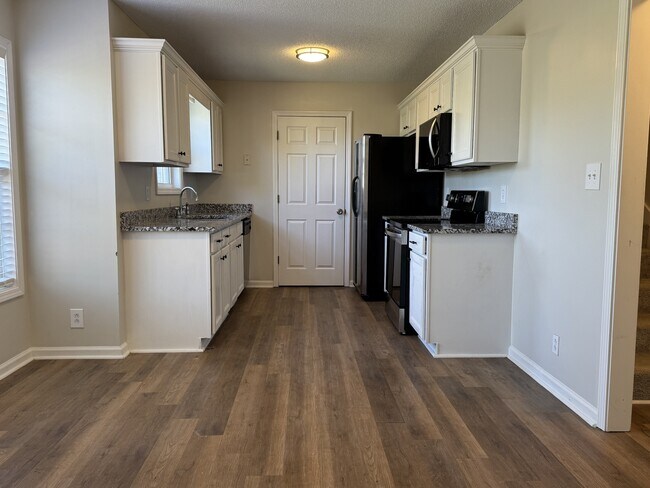 Building Photo - 3657 S Naples Ct