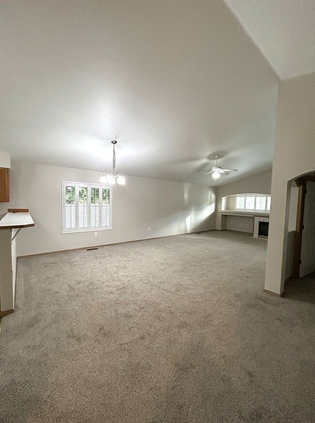 Building Photo - Cute & Cozy 3 bedroom 2 bath house in Gleneagle neighborhood with Beautiful Landscaping