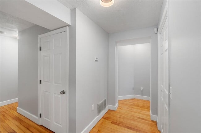 Building Photo - 71 Benefit St