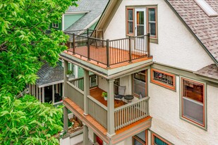 Building Photo - 3302 Harriet Ave
