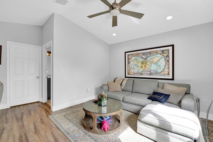 Building Photo - 1546 Yellowheart Way