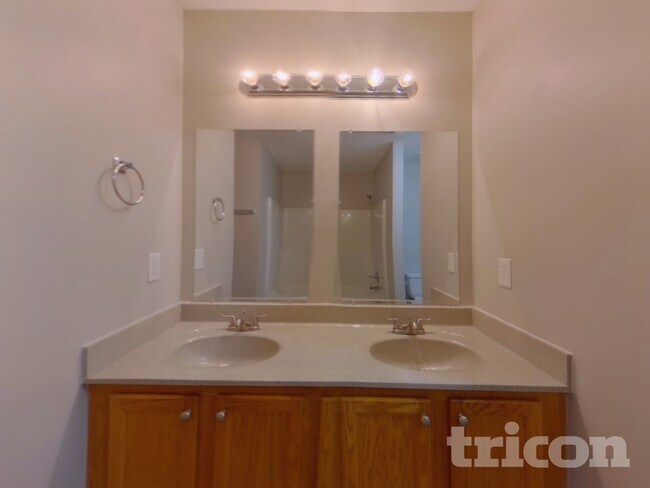 Building Photo - 3543 Arvin Dr