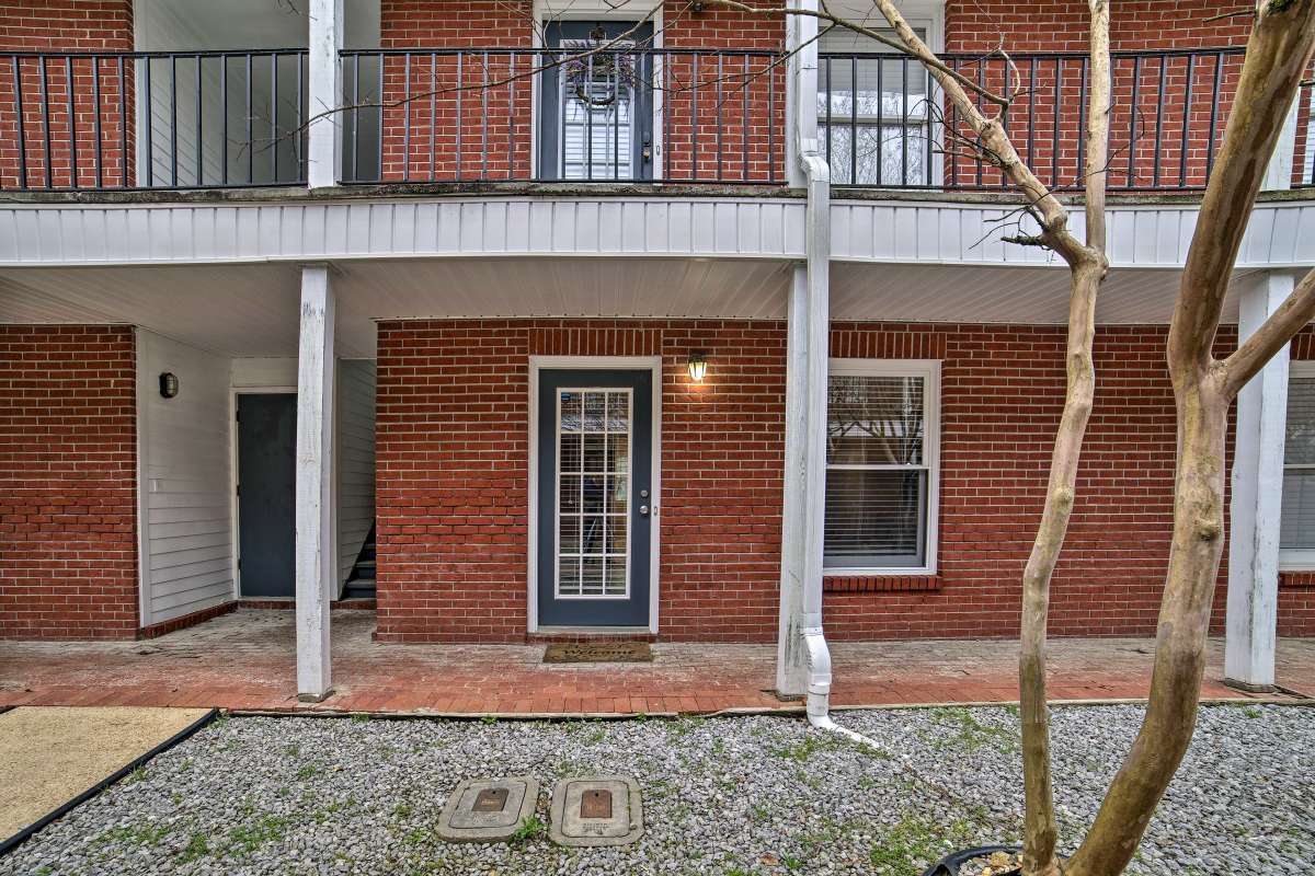 Building Photo - 518 E Gillespie St