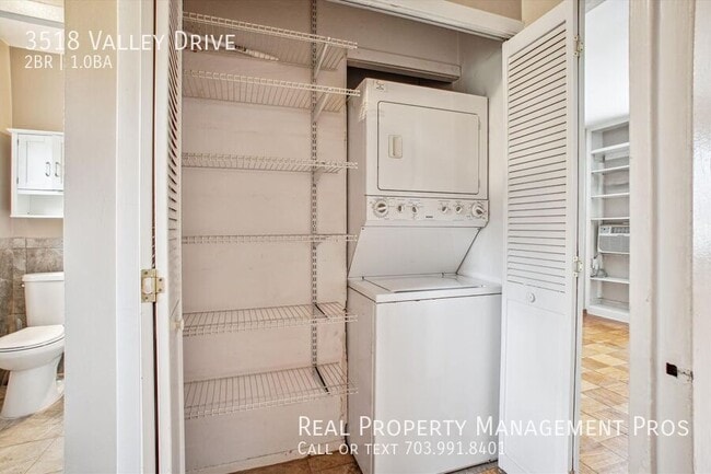 Building Photo - 3518 Valley Dr