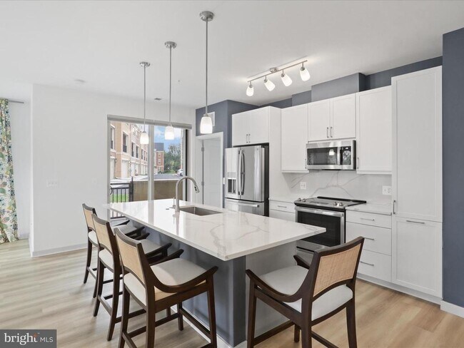 Building Photo - 10755 Fairgrounds Dr