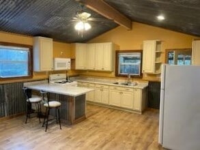 Building Photo - 11276 Wilson Willie Cemetery