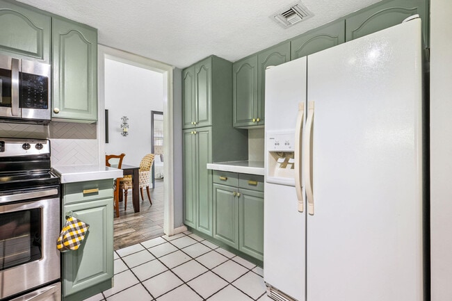 Building Photo - 11729 Greenbriar Cir