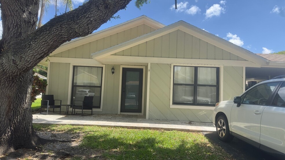 Building Photo - 3620 W Bell Dr