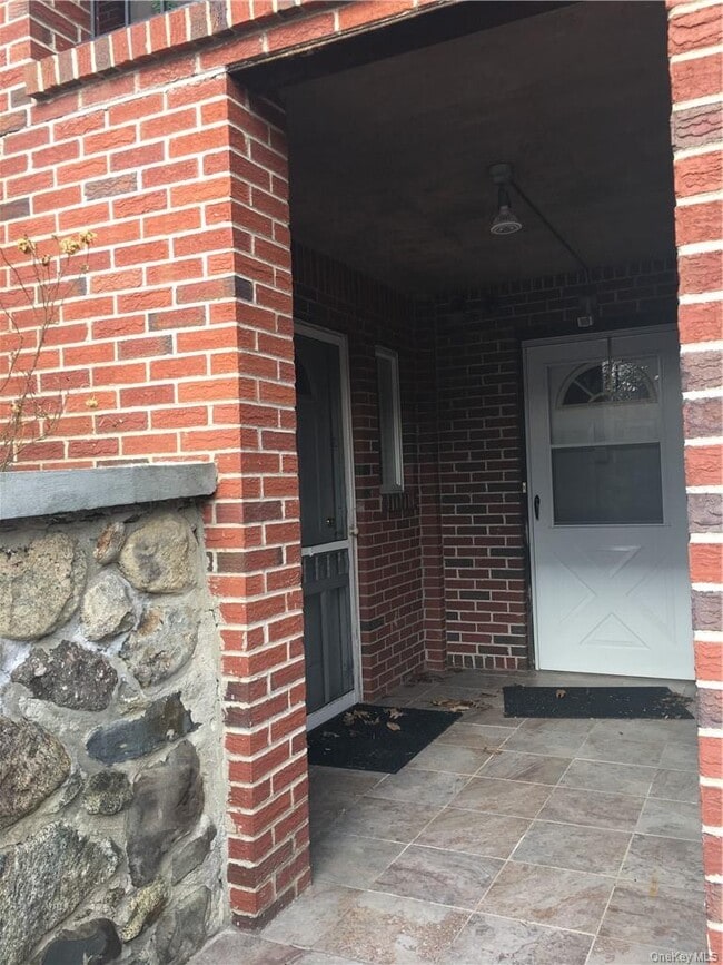 Building Photo - 23 Bragaglia Dr