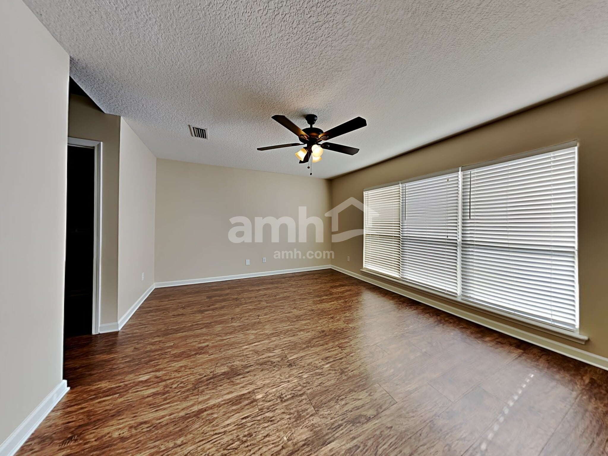 Building Photo - 14247 Summer Breeze Dr