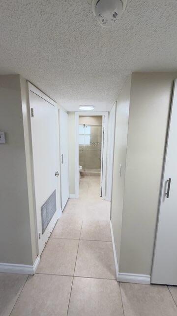Building Photo - 5545 N Lakewood Cir