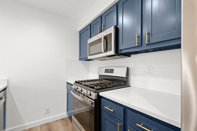Building Photo - 6203 Okner Ln