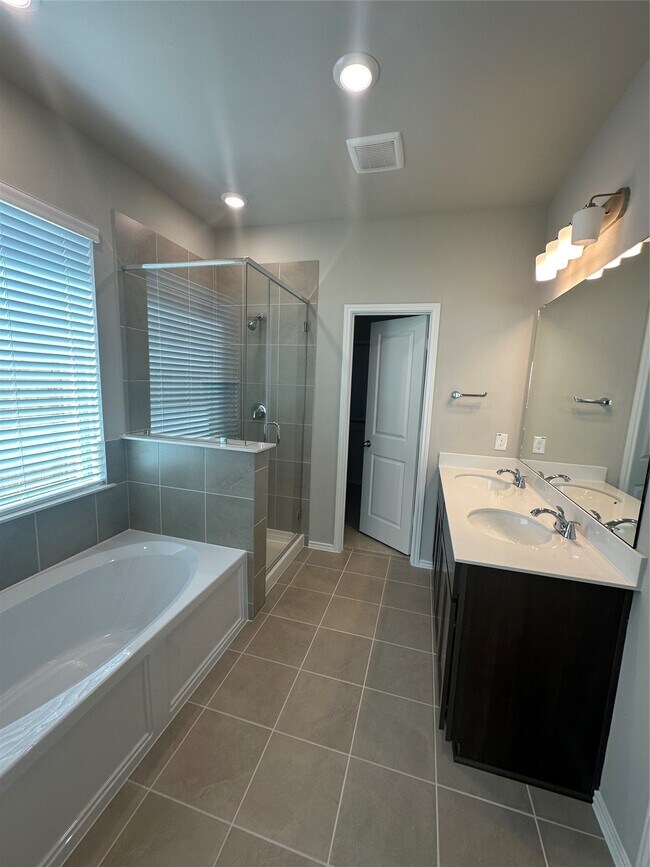 Building Photo - 206 Mercury Sky Rd