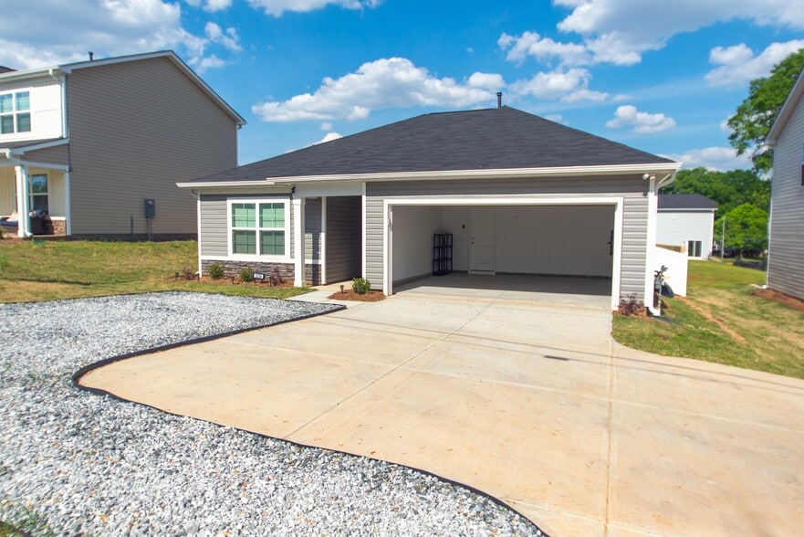 Building Photo - 1014 S Welcome Rd