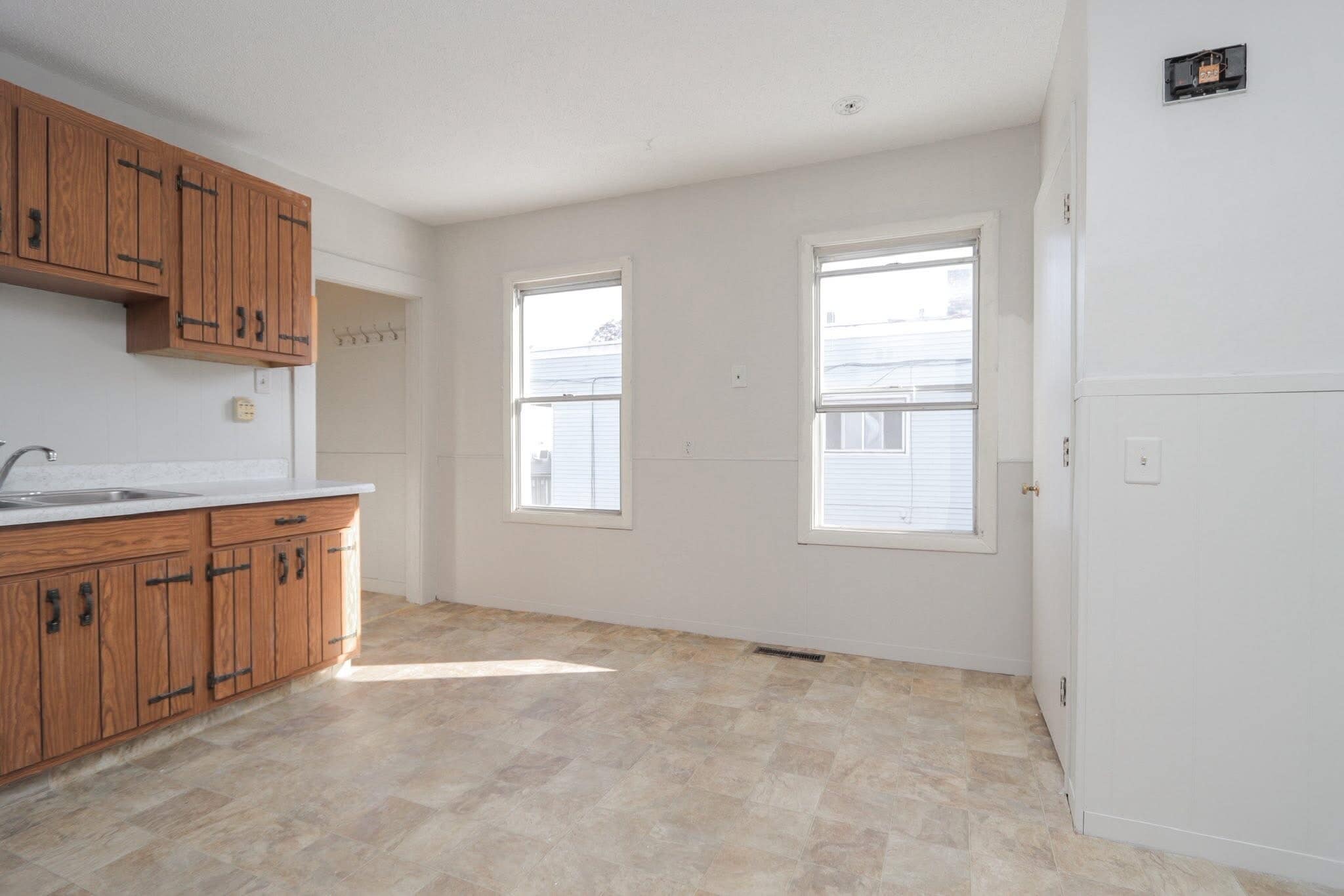 Kitchen - 32 Parker St