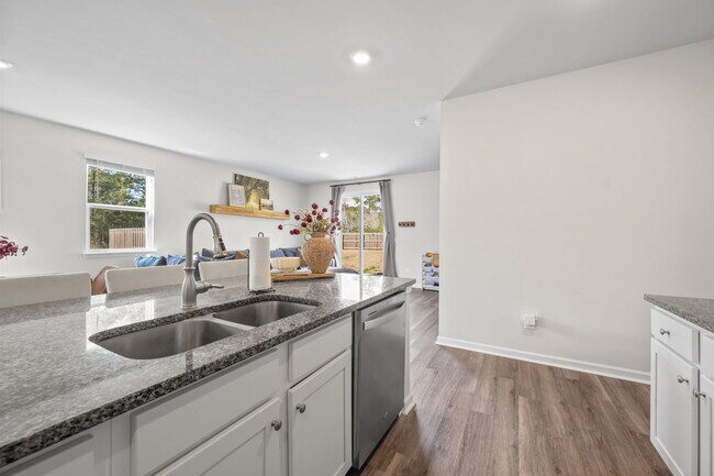 Building Photo - 322 Royal Eagle Ct