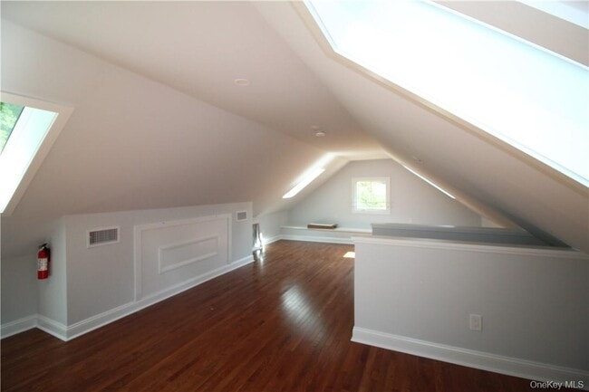 Building Photo - 691 Long Pond Rd