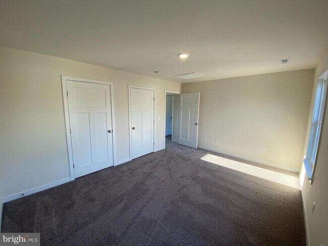 Building Photo - 316 3rd St