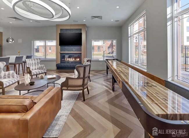 Building Photo - 735 Station Rd