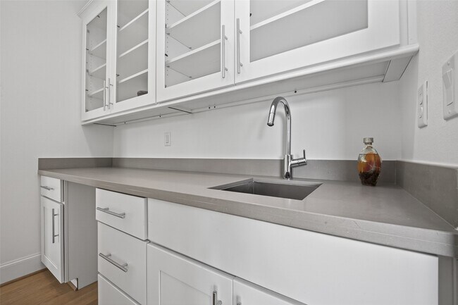 Building Photo - 2713 Kinsley Oaks Dr