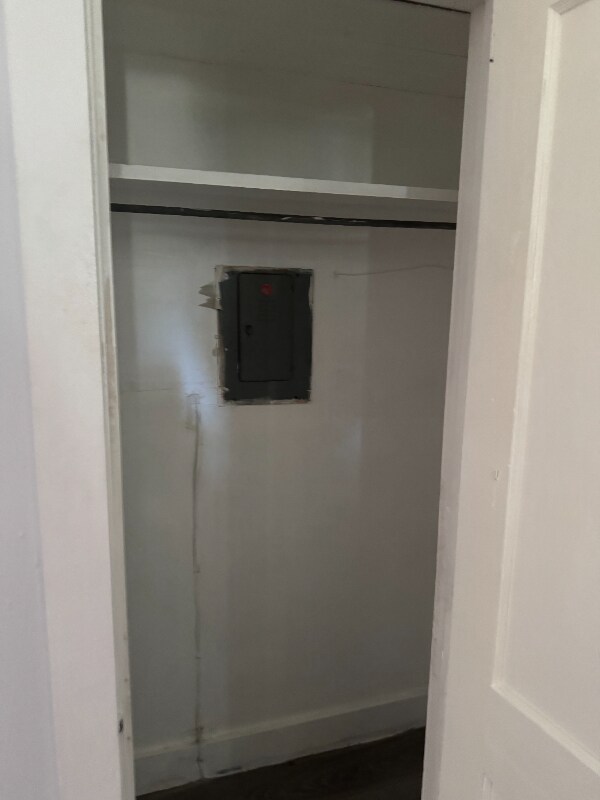 Building Photo - 6585 Voorhees Rd