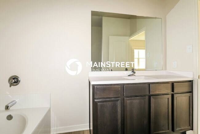 Building Photo - 3 Bedroom Pet-Friendly Home in Magnolia, TX with Main Street Renewal