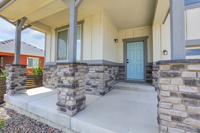 Building Photo - $3,425.00, 4 Beds, 2.5 Baths, Single Famil...