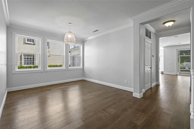 Building Photo - 118 Barbados Dr