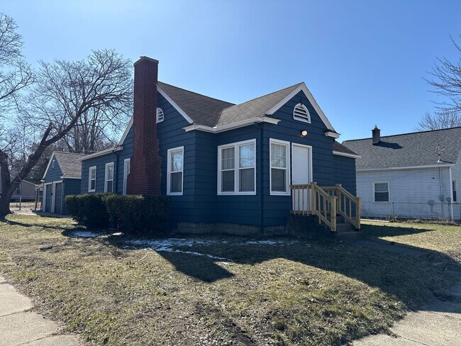 Building Photo - Two Bedroom Home in Muskegon