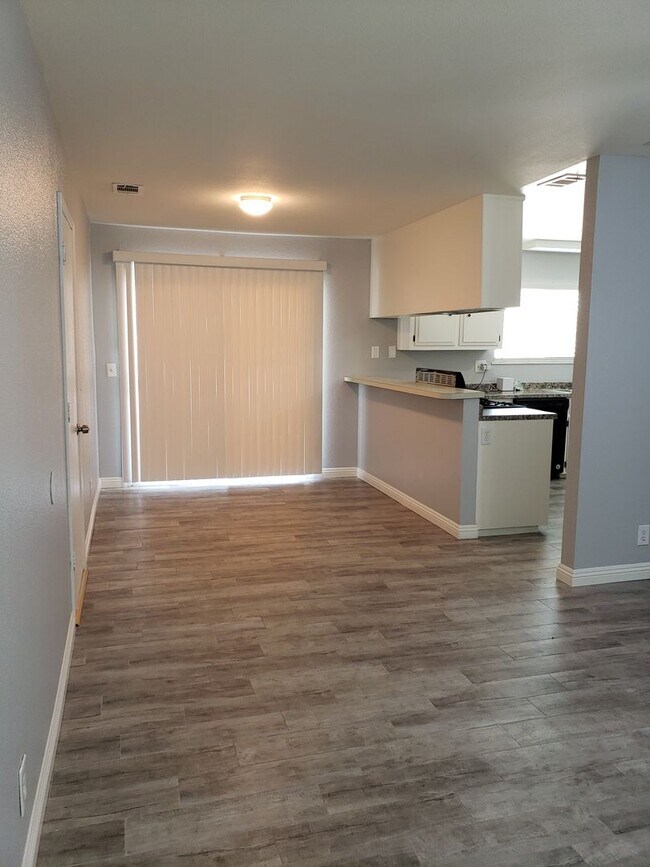 Building Photo - Single Family Residence Located on The Mesa